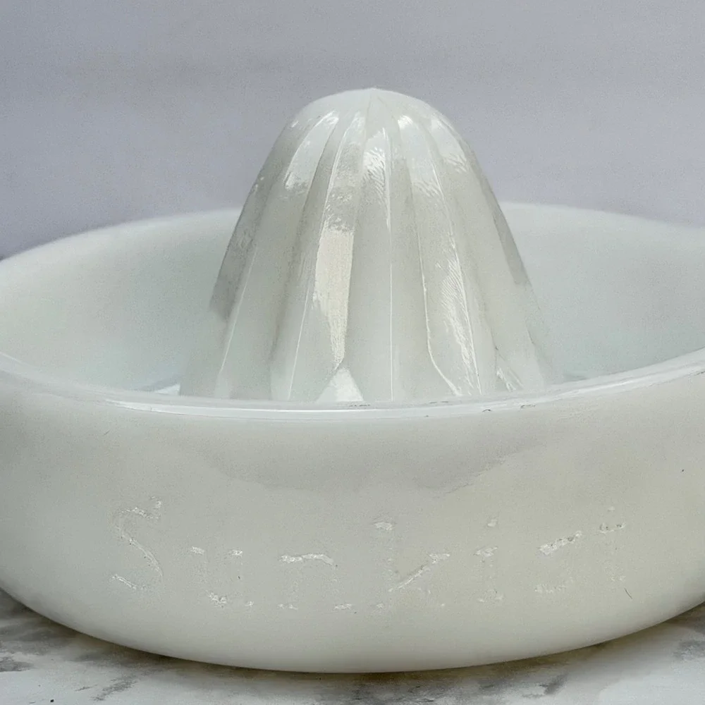 Vintage Sunkist Milk Glass Citrus Juicer Reamer Pat 68764 Made USA White Retro